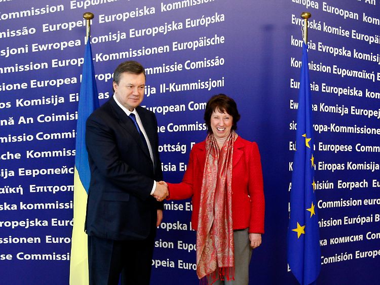 Dass Ashton den ukranischen Präsidenten Janukowitsch einem Treffen der EU-Verteidigungsminister vorzog, sorgte für Unmut.