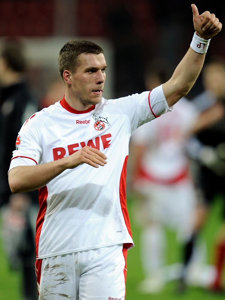 Für den Verbleib seines Vereins in der 1. Bundesliga gibt Podolski alles.