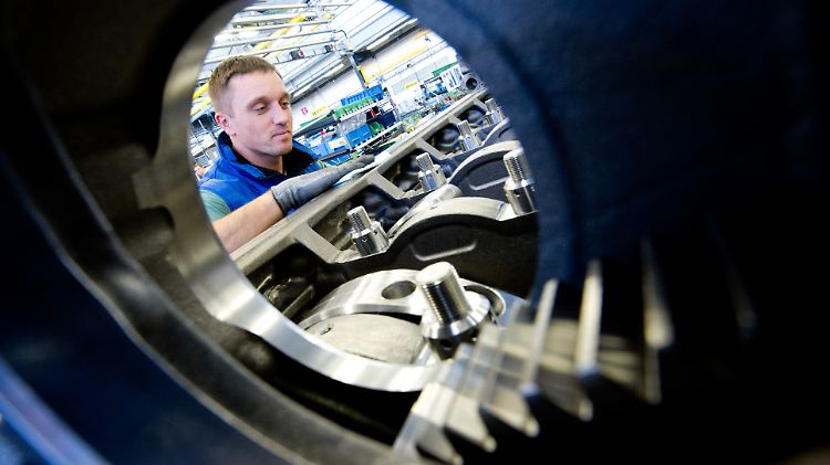 Der Blick durch die Röhre: Die deutsche Wirtschaft ist noch voll in Fahrt.