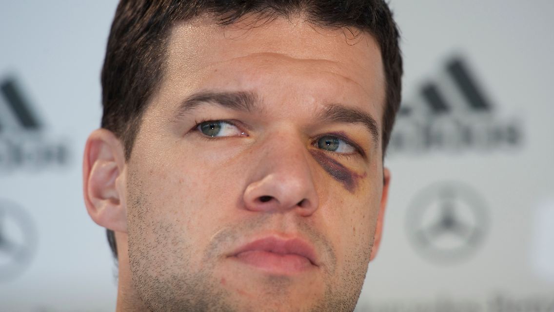 Kapitän Michael Ballack so gegen Argentinien aus der Tiefe des Mittelfelds agieren.