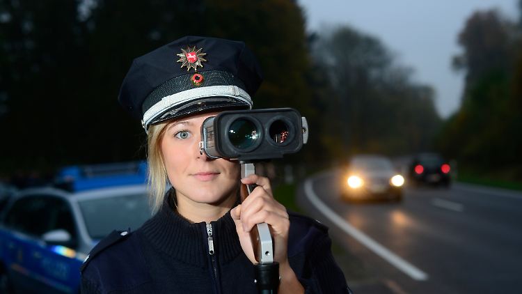 Bei mobilen Kontrollen mit Laser-Pistole wird der Fahrer meist gleich herausgewinkt.