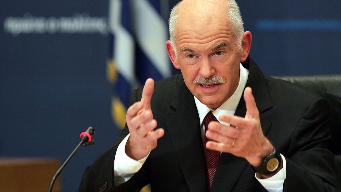 Der Regierungschef Giorgos Papandreou unterrichtet seinen Ministerrat über das harte Sparprogramm, mit dem er Griechenland vor dem Staatsbankrott retten will.