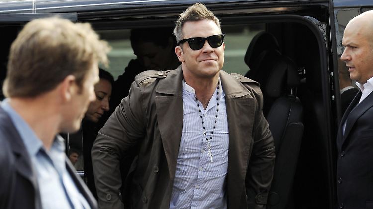 Robbie Williams ist seit kurzem Vater.