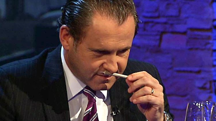 FDP-Fraktionsvize Martin Lindner (im Bild mit Joint in einer TV-Sendung) lehnt Mindestlöhne zwar weiter ab, könnte aber "Lohnuntergrenzen" unter Umständen zustimmen.