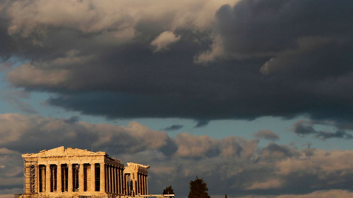 Dunkle Wolken über Griechenland. Das Land ist finanziell am Ende.