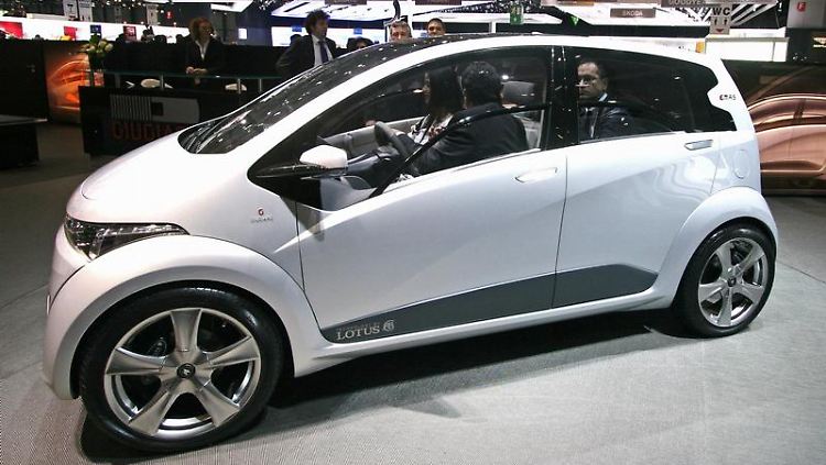 Giugiaro zeigt das Emas-Konzept auf dem Autosalon in Genf.