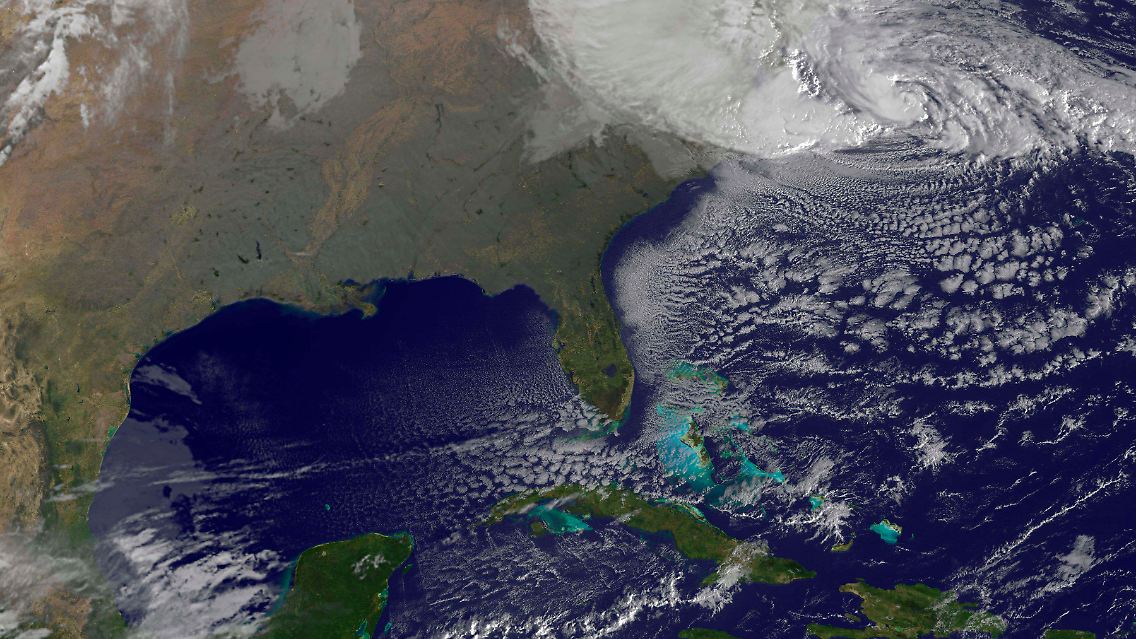 2012-10-29T124011Z_01_TOR801_RTRMDNP_3_STORM-SANDY.JPG3894128514161702443.jpg