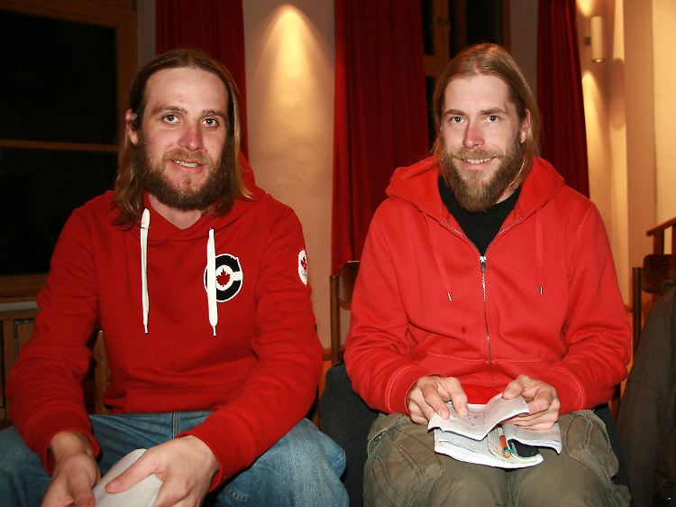 Proben für die Passionsspiele: Die Jesus-Darsteller Frederik Mayet und Andreas Richter dürfen sich den Bart schon lange nicht mehr rasieren.