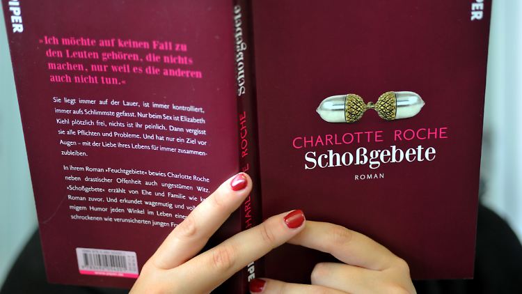 Der Roman "Schoßgebete" erschien im August 2011.