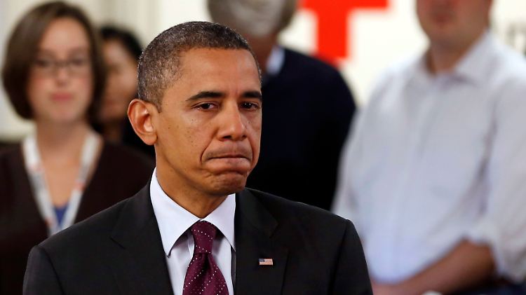 Obama besucht das Hauptquartier des nationalen Roten Kreuzes in Washington.