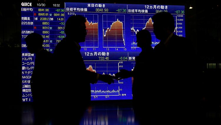 2012-10-30T104124Z_01_TOK316_RTRMDNP_3_MARKETS-JAPAN-STOCKS.JPG2072086106296369536.jpg