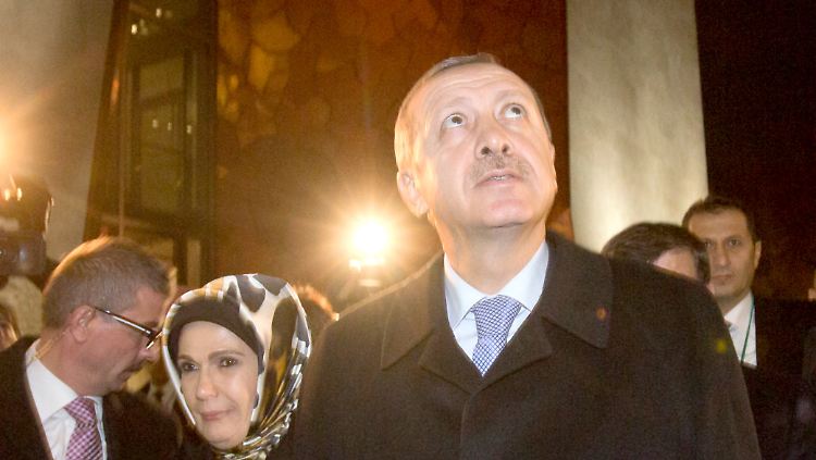Erdogan bei der Botschaftseröffnung in Berlin.