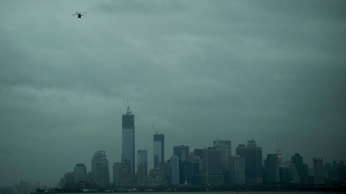2012-10-31T040944Z_01_KDB137_RTRMDNP_3_STORM-SANDY.JPG2033327346901460770.jpg