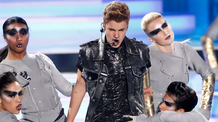Ab jetzt immer mit Hamster: Justin Bieber bei den Teen Choice Awards im Juli 2012.