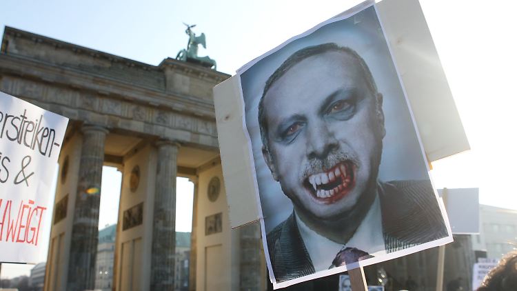 Demonstration gegen die Politik des türkischen Ministerpräsidenten Erdogan in Berlin.