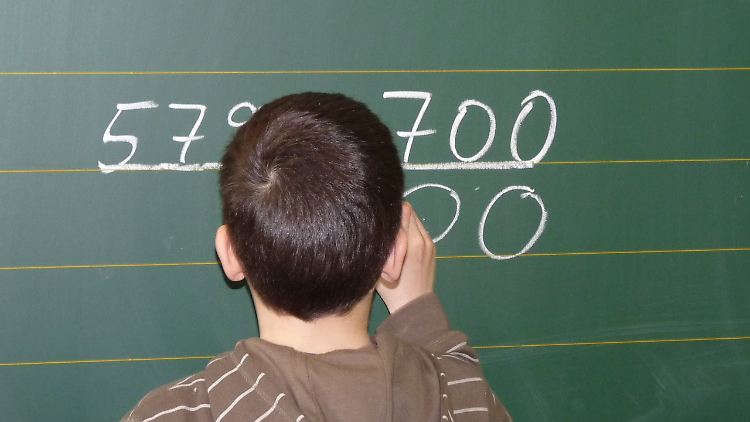 Das Unterrichtsfach Mathe löst bei vielen Schülern Angstschweiß aus - einige erleiden sogar körperlichen Schmerz.