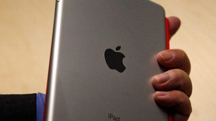 2012-10-25T210102Z_01_TOR121_RTRMDNP_3_APPLE-RESULTS.JPG5219876255761286887.jpg