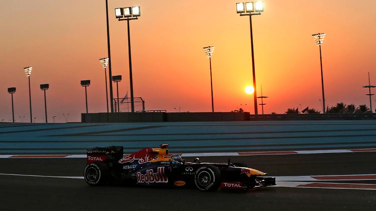 Als die Sonne unterging in Abu Dhabi, fuhr Weltmeister Sebastian Vettel allen davon.