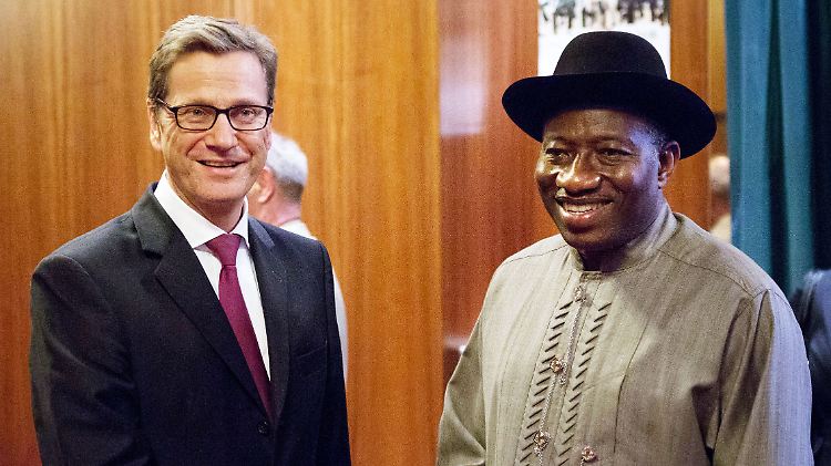 Westerwelle trifft auf den nigerianischen Präsidenten Jonathan.