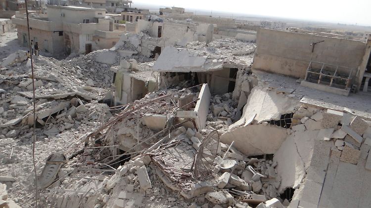 Assads Armee lässt ganze Städte in Schutt und Asche legen. Hier Taftanaz nahe Idlib.