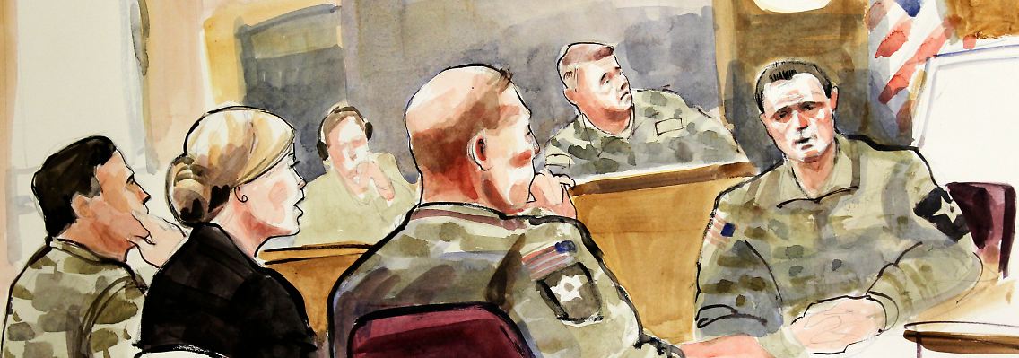 Die Zeichnung zeigt den Unteroffizier Robert Bales (r) im Gerichtssaal.