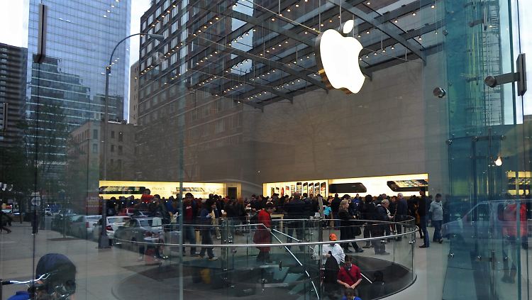 Apple will über kurz oder lang eigene Chips einsetzen.