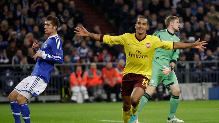 Schalke stürmte, Arsenal traf - zum 1:0 durch Theo Walcott in der 18. Minute.