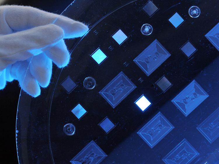 Hightech aus Jena: Mikrostrukturierte optische Komponenten zum Einsatz in der medizinischen Diagnostik oder der Wirkstoffforschung.