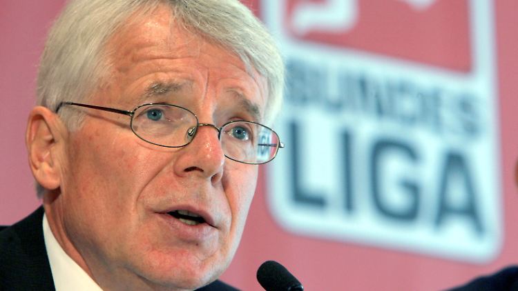 Will sich dem Nazi-Problem stellen: Ligapräsident Rauball.