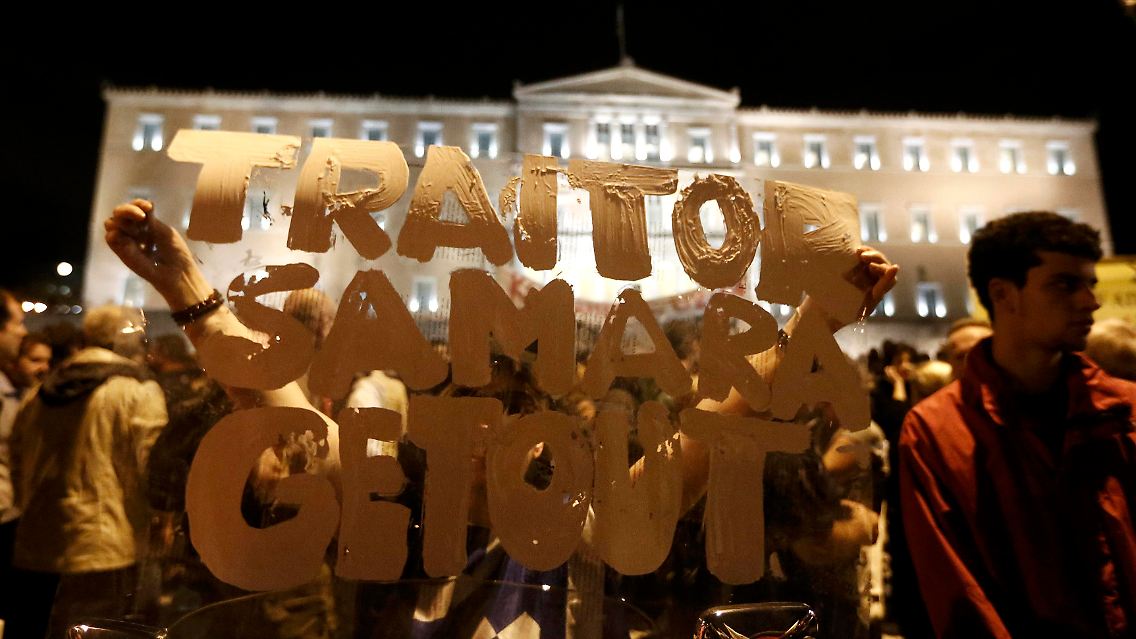 2012-11-07T170121Z_01_STN106_RTRMDNP_3_GREECE.JPG1516591141167207704.jpg