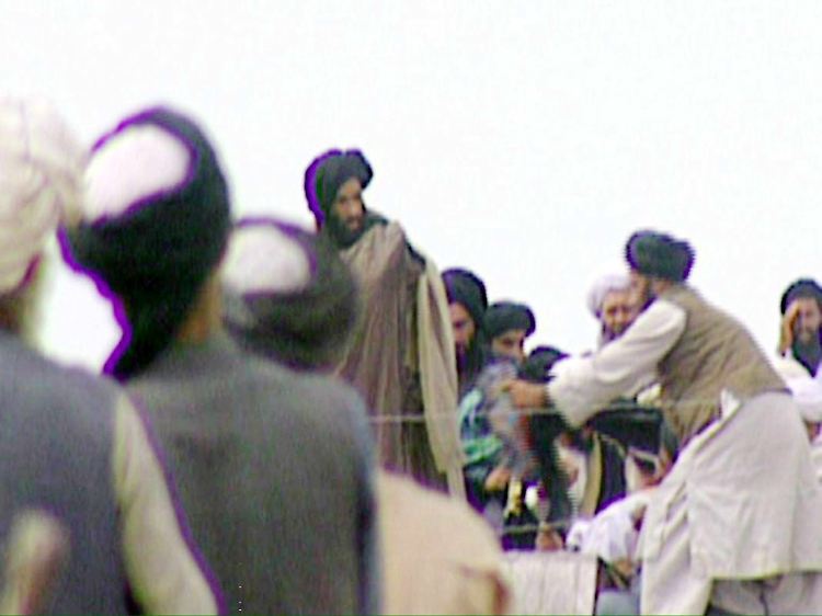 Der Mann, der noch nie fotografiert wurde: Auf dem 2003 heimlich von BBC gemachten Foto soll Mullah Omar zu sehen sein.