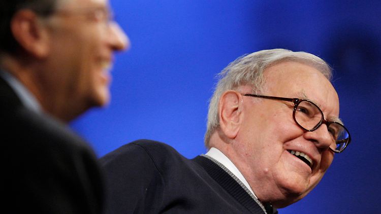 Bill Gates (l) und Warren Buffett: Die Idee der beiden Freunde trägt Früchte.