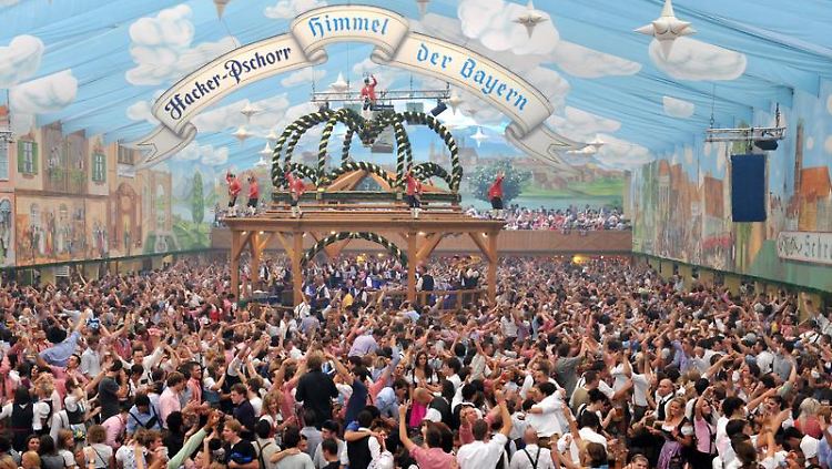 Länger feiern: Das Oktoberfest gibt es seit 200 Jahren - deswegen hängen die Veranstalter einen Tag dran.