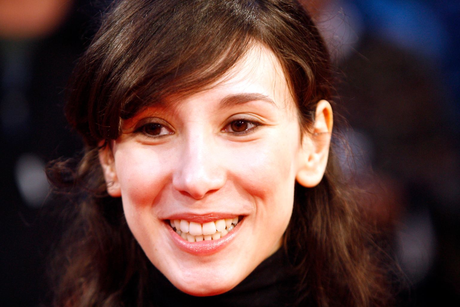 Sie wird bejubelt: Ihr Kinofilmdebüt in Fatih Akins "Gegen die Wand" bedeutet für Sibel Kekilli 2004 den Durchbruch als Schauspielerin. 