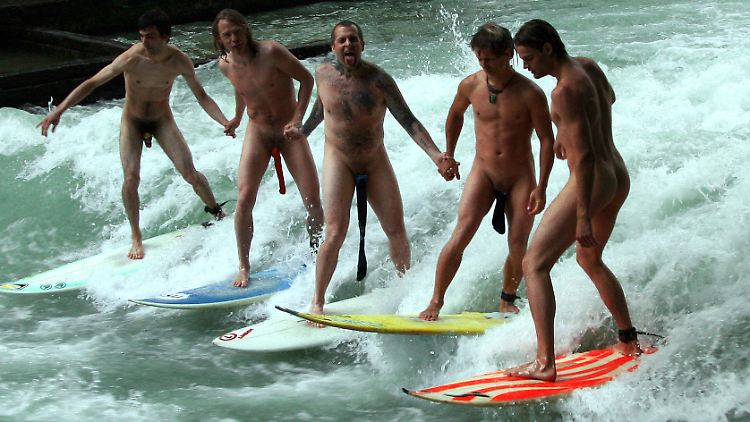 Nichts als ein Brett und eine Socke: Szene aus "Keep Surfing".