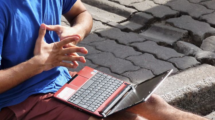 Laptops auf dem Schoß gefährden angeblich die Männlichkeit.