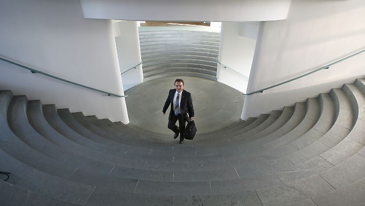 Innenminister Friedrich im Bundeskanzleramt. Das neue Zentrum gegen Extremismus will er am Donnerstag eröffenen.