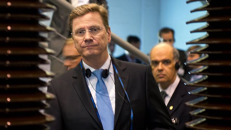 "Persönliche Attacken" nennt Westerwelle die Vorwürfe, der Opposition gingen die Argument aus.