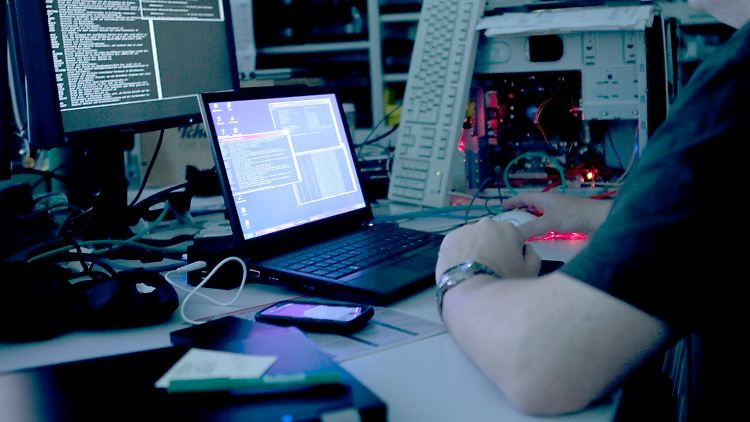 "Wir haben ständige Angriffe auf diese Netze"