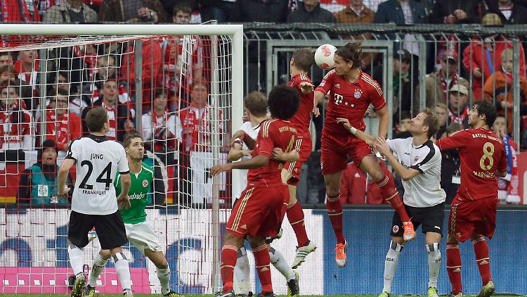 Daniel van Buyten traf nicht für den FC Bayern, zum Sieg über Frankfurt reichte es dennoch.