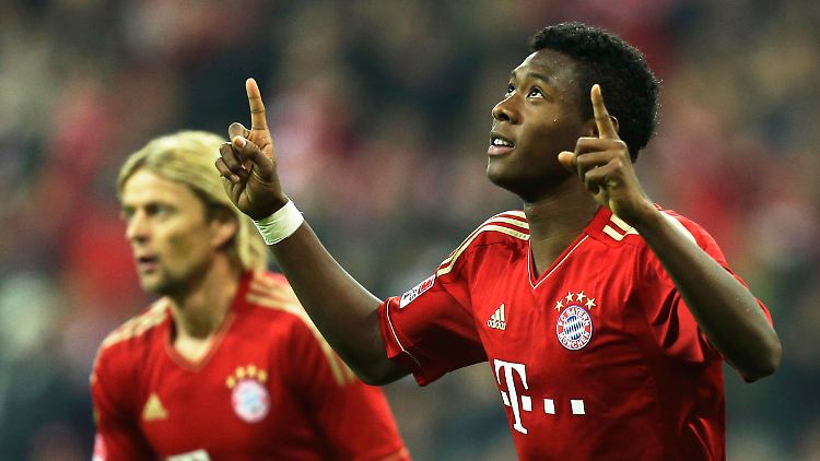 David Alaba ließ sich nicht davon stören, dass der Elfmeter für seine Bayern zweifelhaft war - er verwandelte ihn sicher.