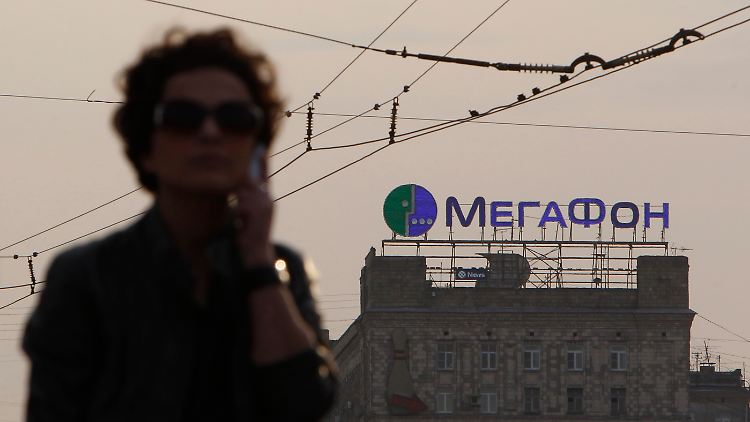 Allgegenwärtig in Russland Metropolen: Logo und Schriftzug von Megafon.