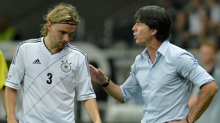 Nach dem Ausfall von Marcel Schmelzer stehen Bundestrainer Joachim Löw derzeit nur fünf Verteidiger zur Verfügung - sofern er nicht nachnominiert.