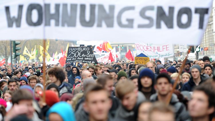 Protestaktion in Hamburg: Groß- und Universitätsstädte steuern auf eine "mittlere Katastrophe" zu.