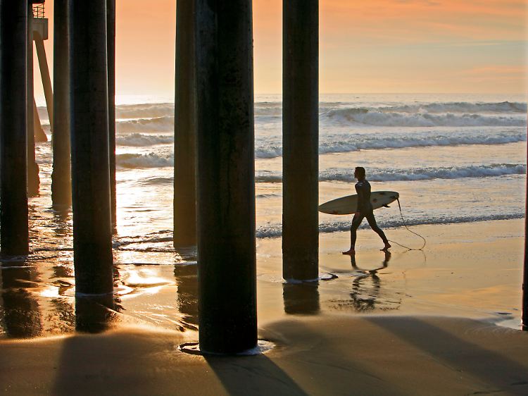Surfertraum: In Huntington Beach sind Wind und Meer freigiebig mit Wellen. Das wissen auch Anfänger zu schätzen.