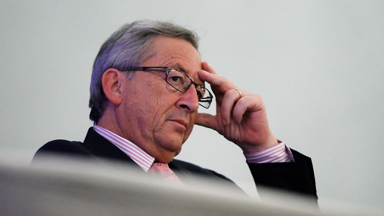 Ist bis zum Nachmittag wohl erst einmal mit der Lektüre beschäftigt: Jean-Claude Juncker.