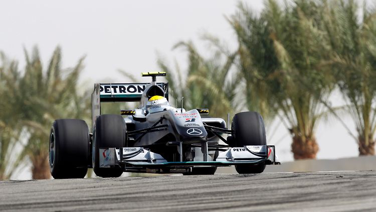Freie Trainings sind seine Disziplin: Im letzten Jahr lag er Freitags schon oft vorne. Auch das Training von Bahrain gewinnt Mercedes Pilot Nico Rosberg.