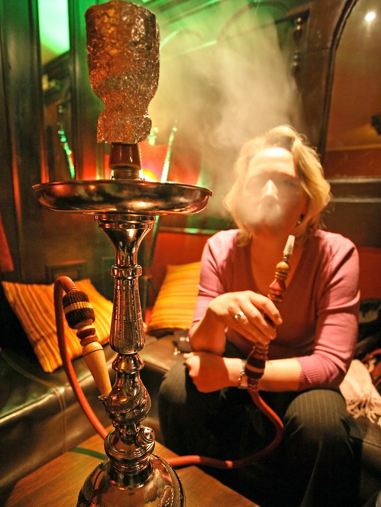 Chrom, Nickel und Blei gelangen beim Shisha-Rauchen viel tiefer in die Lunge als beim Zug an der Zigarette.