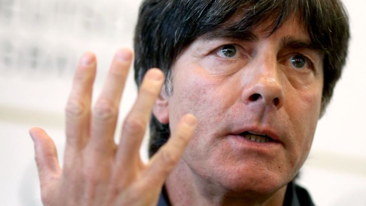 Taktikfuchs als Umbaumeister: Joachim Löw wird gegen die Niederlande eine der berühmten DFB-Mannschaften aufstellen, die nie wieder in dieser Formation zusammenspielen dürfte.