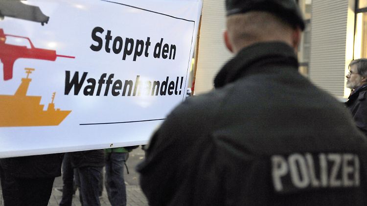 Proteste vor der Rheinmetall-Zentrale in Düsseldorf.